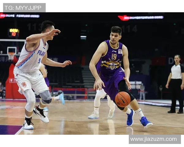 马尔科-查卡莱维奇在CBA赛场上展现出色表现,获赞无数