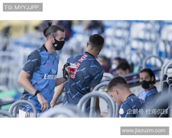 塞维利亚主帅因非法抽烟被罚款，俱乐部未对其处罚引发关注